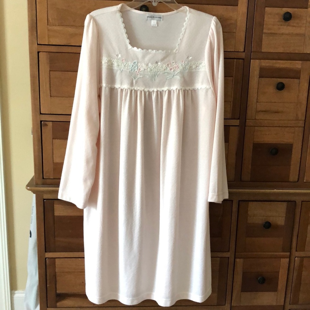 Miss Elaine XL EUC Pink Floral Embroidered Nightgown